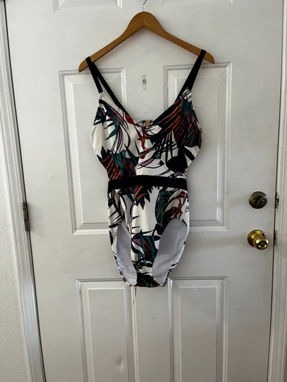 Figleaves Woman's Bali Palm Cut Out Underwire One-Piece Swimsuit Sz 38F